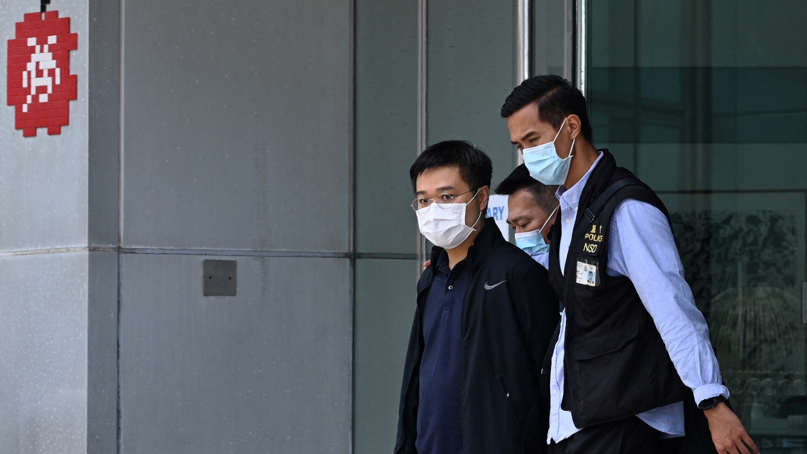 Police Arrest Apple Daily Editors Under Hong Kong Security Law Npr