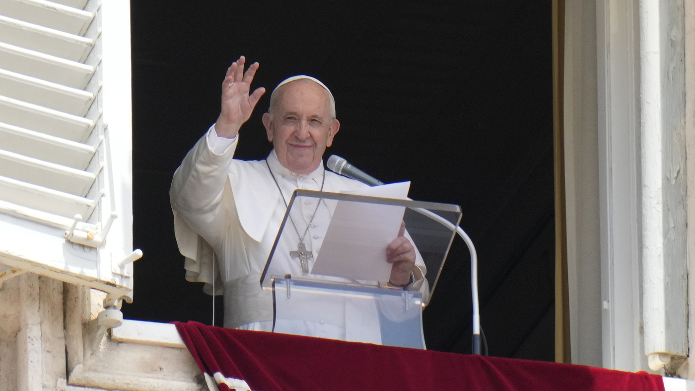 Le pape François dans un hôpital de Rome pour une intervention chirurgicale programmée sur son gros intestin: NPR