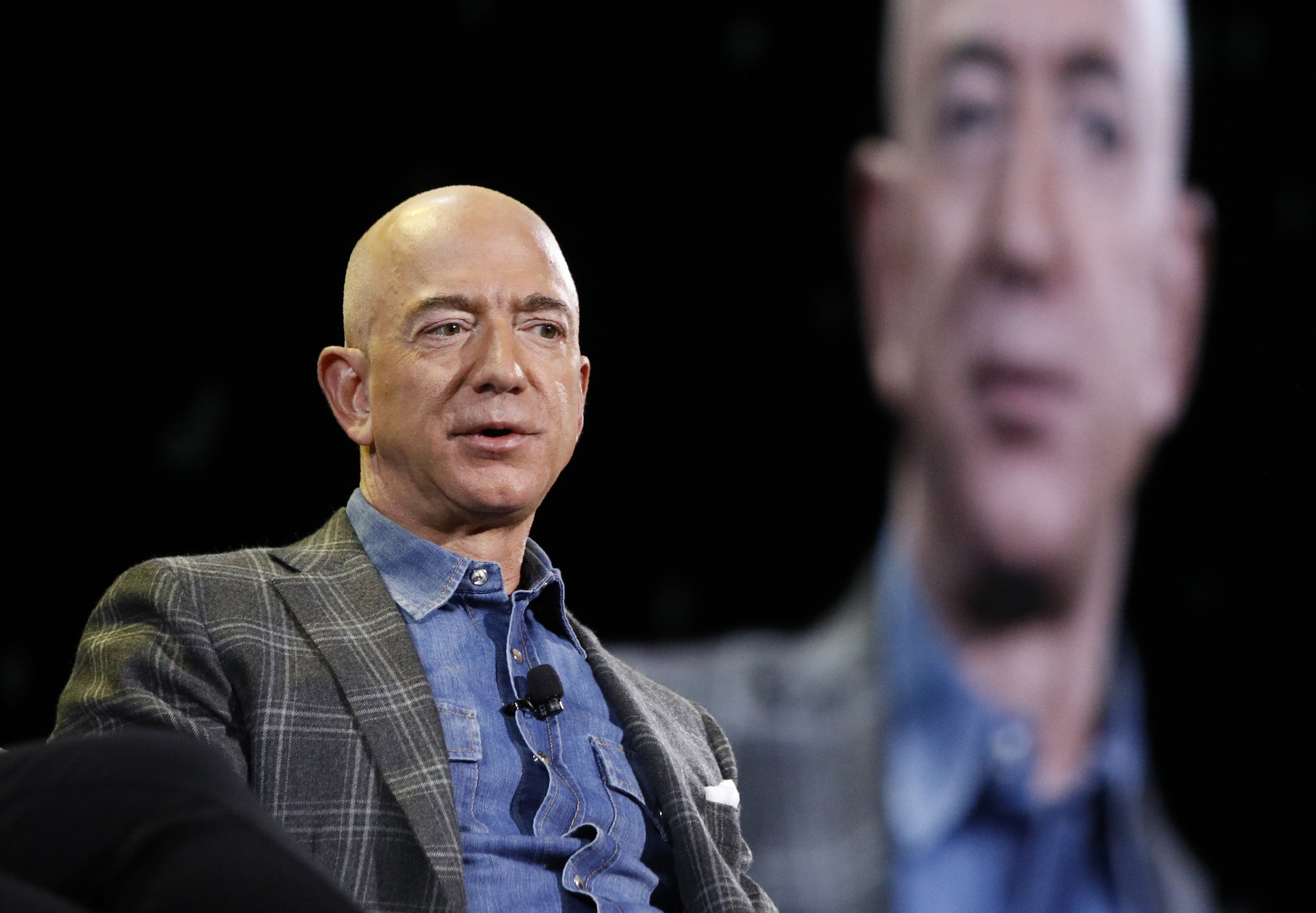 Jeff Bezos Built Amazon 27 Years Ago He Now Steps Down As Ceo At