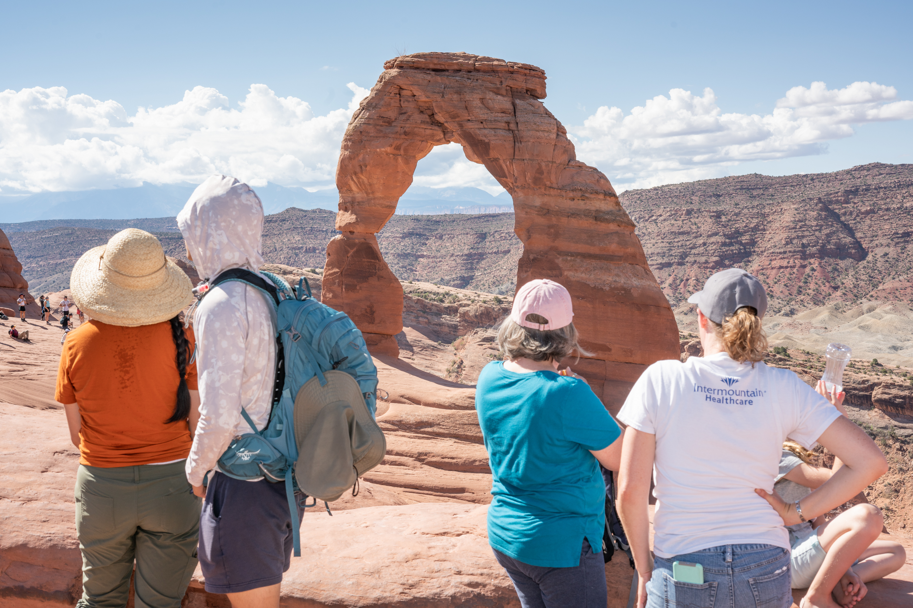 are dogs allowed in arches national parks