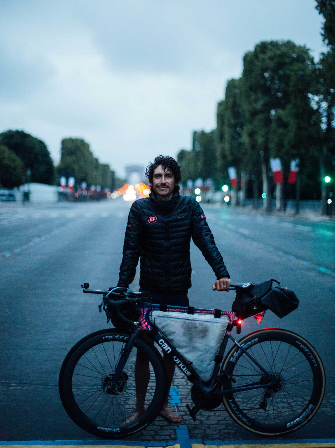 biker wins tour de france