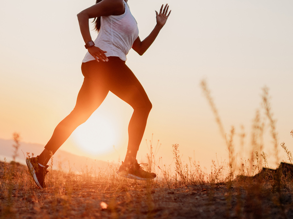 When working out in the summer, watch for the signs of dehydration and heat stroke. Choosing a later evening or early morning time for a run in one smart way to stay safe.