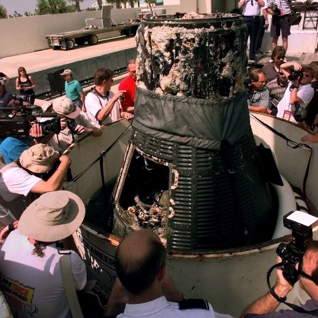 Gus Grissom did not trigger Mercury capsule hatch after Splashdown: NPR 5 Gus Grissom did not trigger Mercury capsule hatch after Splashdown: NPR