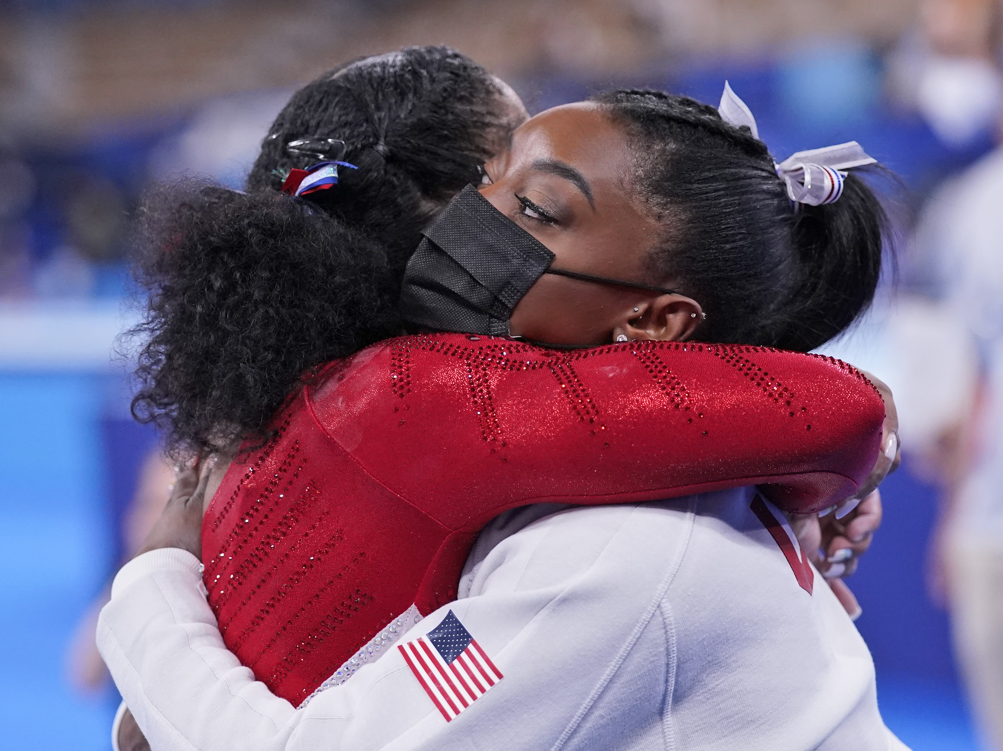 Simone Biles withdraws from floor exercise, still might compete in balance beam