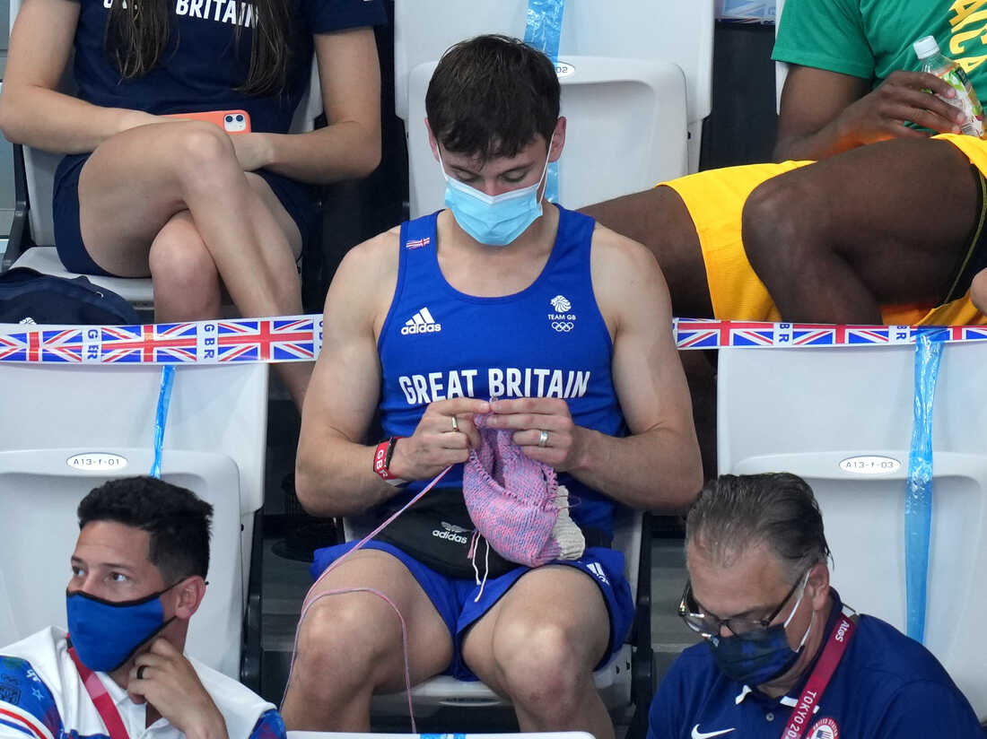 Tom Daley Is Knitting Tokyo Olympics halloween outfit