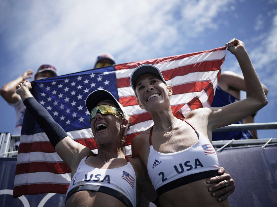 Us Women Take Olympic Gold In Beach Volleyball Live Updates The Tokyo Olympics Npr 1101