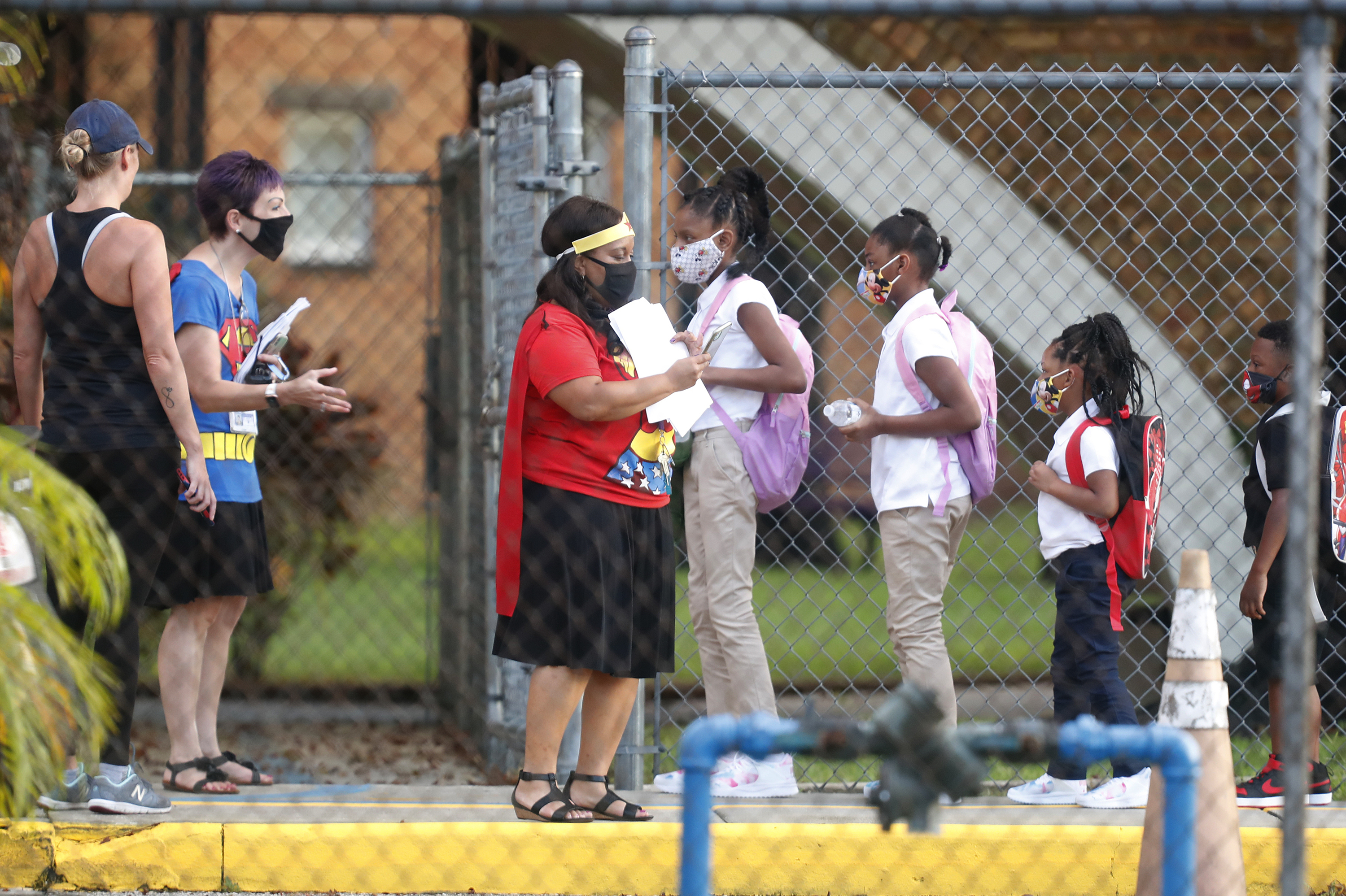 Students return to school at Seminole Heights Elementary in Tampa on Aug. 31, 2020, after the Florida Department of Education mandated in-class learning. (Getty Images)