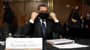 Nearly 300,000 More Federal Health Workers Are Ordered To Be Vaccinated