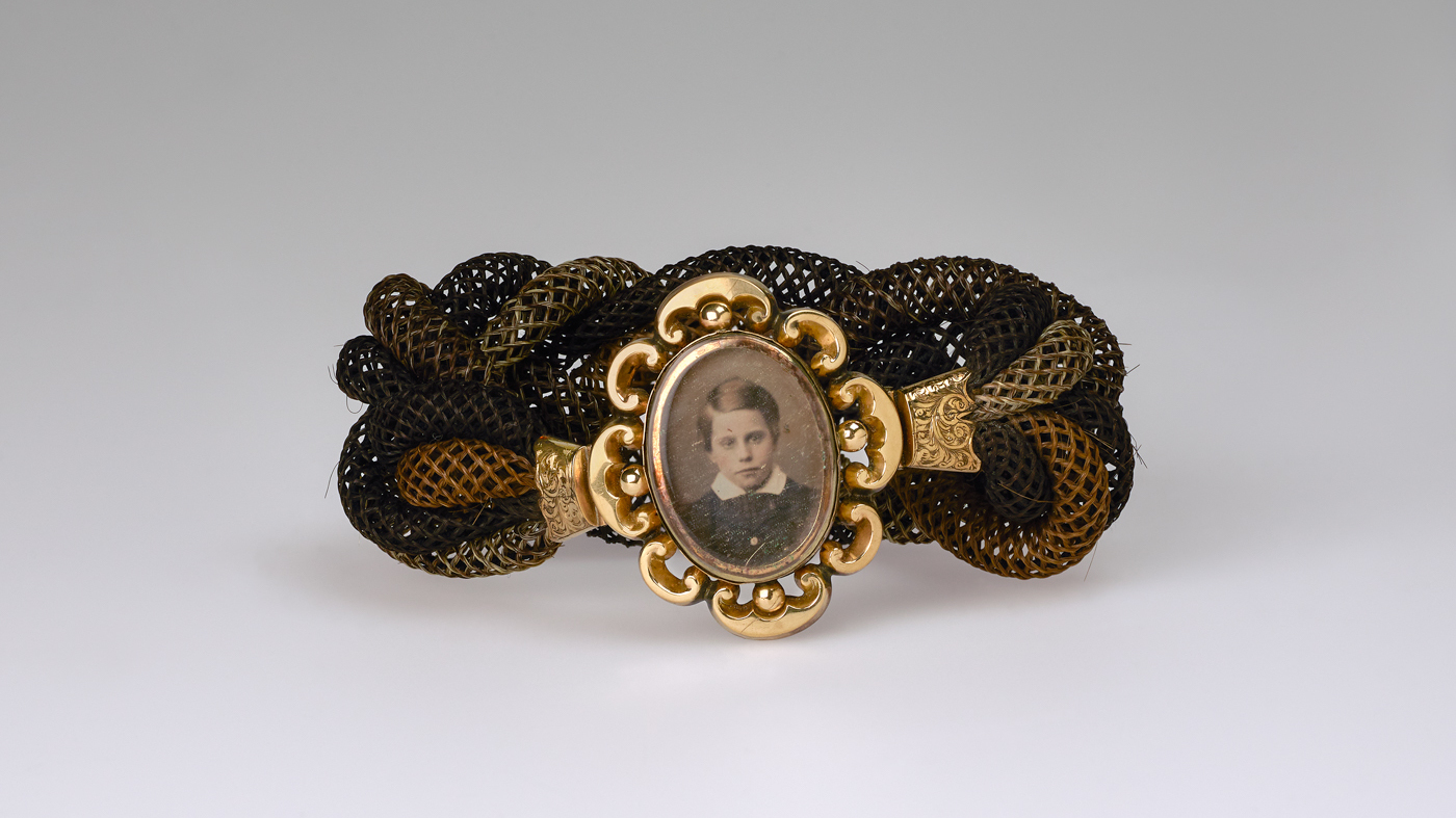Smithsonian Acquires Rare Antique Portraits By First Black ...