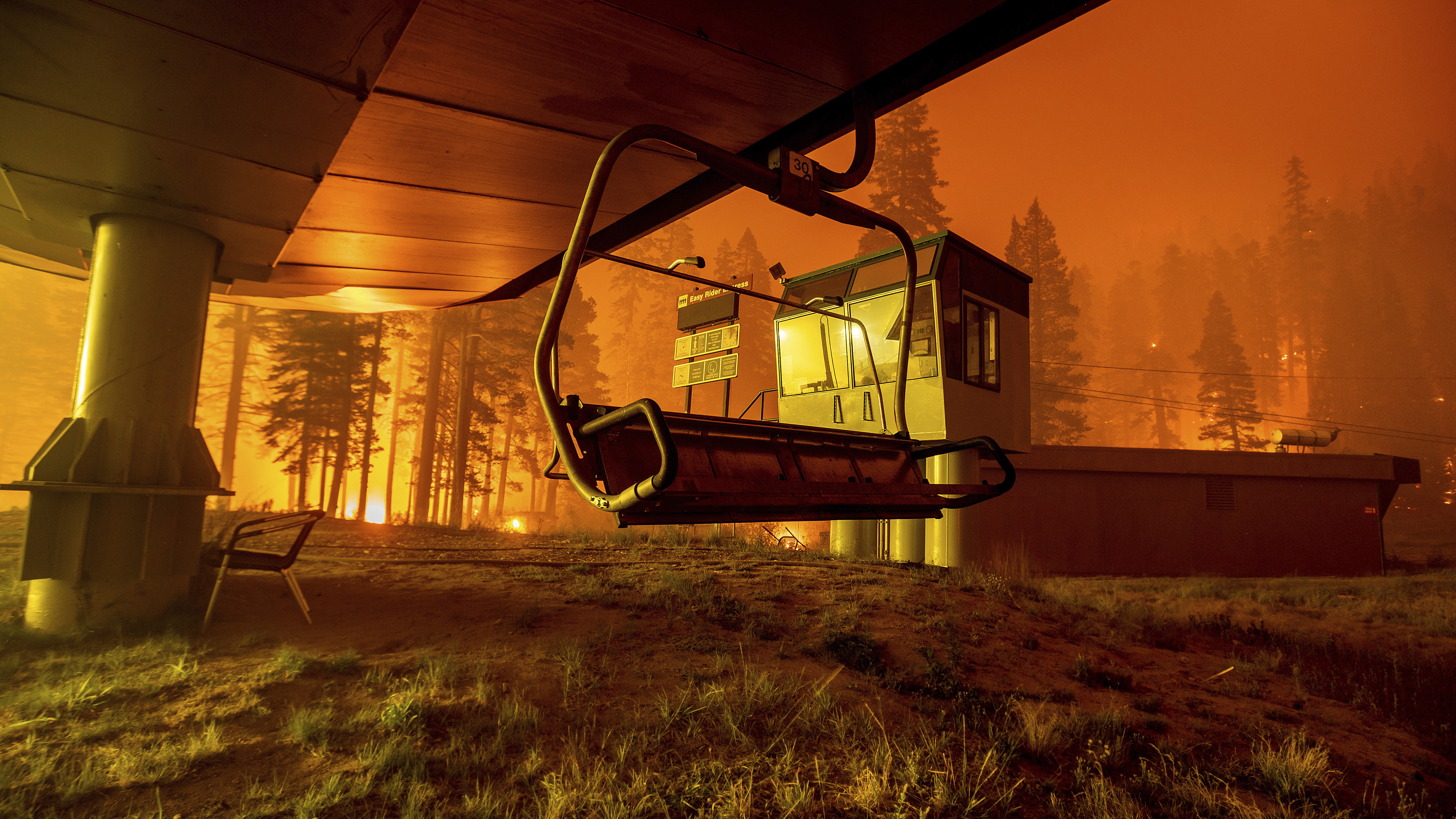 South Lake Tahoe Wildfire Some California Side Residents Told To Leave