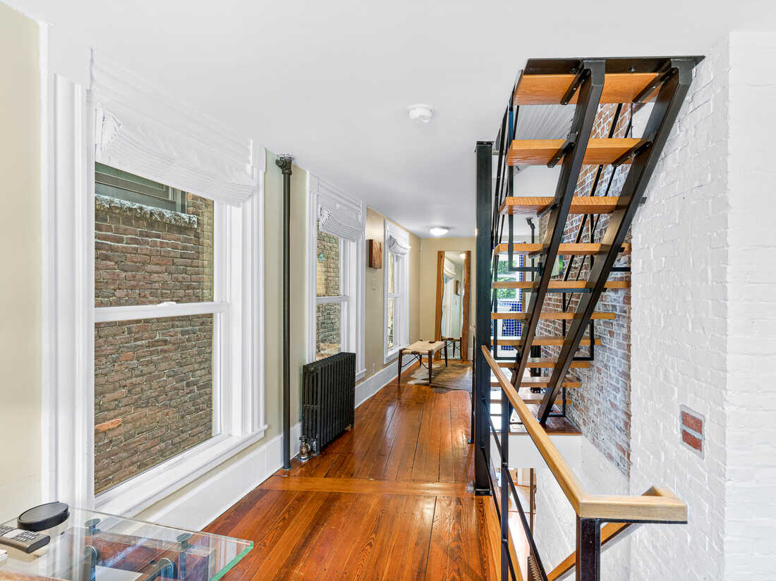 Boston s Skinny House Sells For 1 25 Million NPR