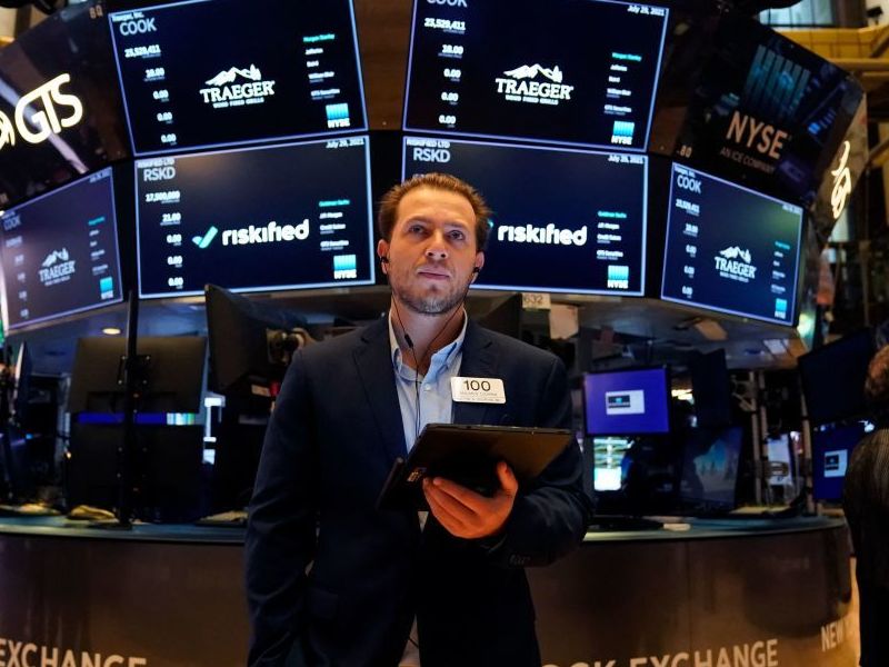 Outside Ethics Group Says 7 House Lawmakers Didn't Disclose Stock Trades