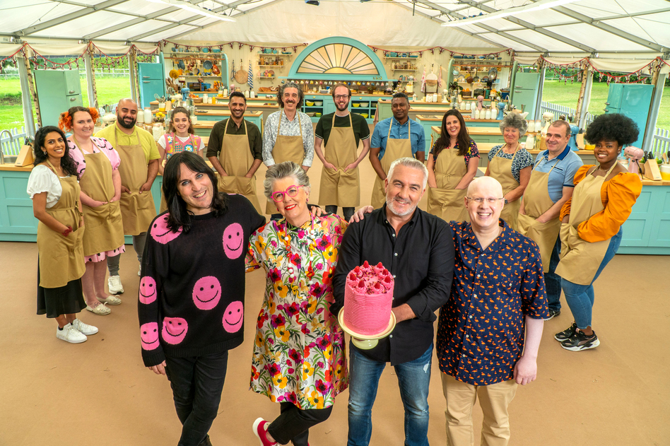 Noel, Prue, Paul and Matt with the bakers. The new season of <em>The Great British Baking Show </em>is on Netflix now. (Mark Bourdillon/Love Productions)