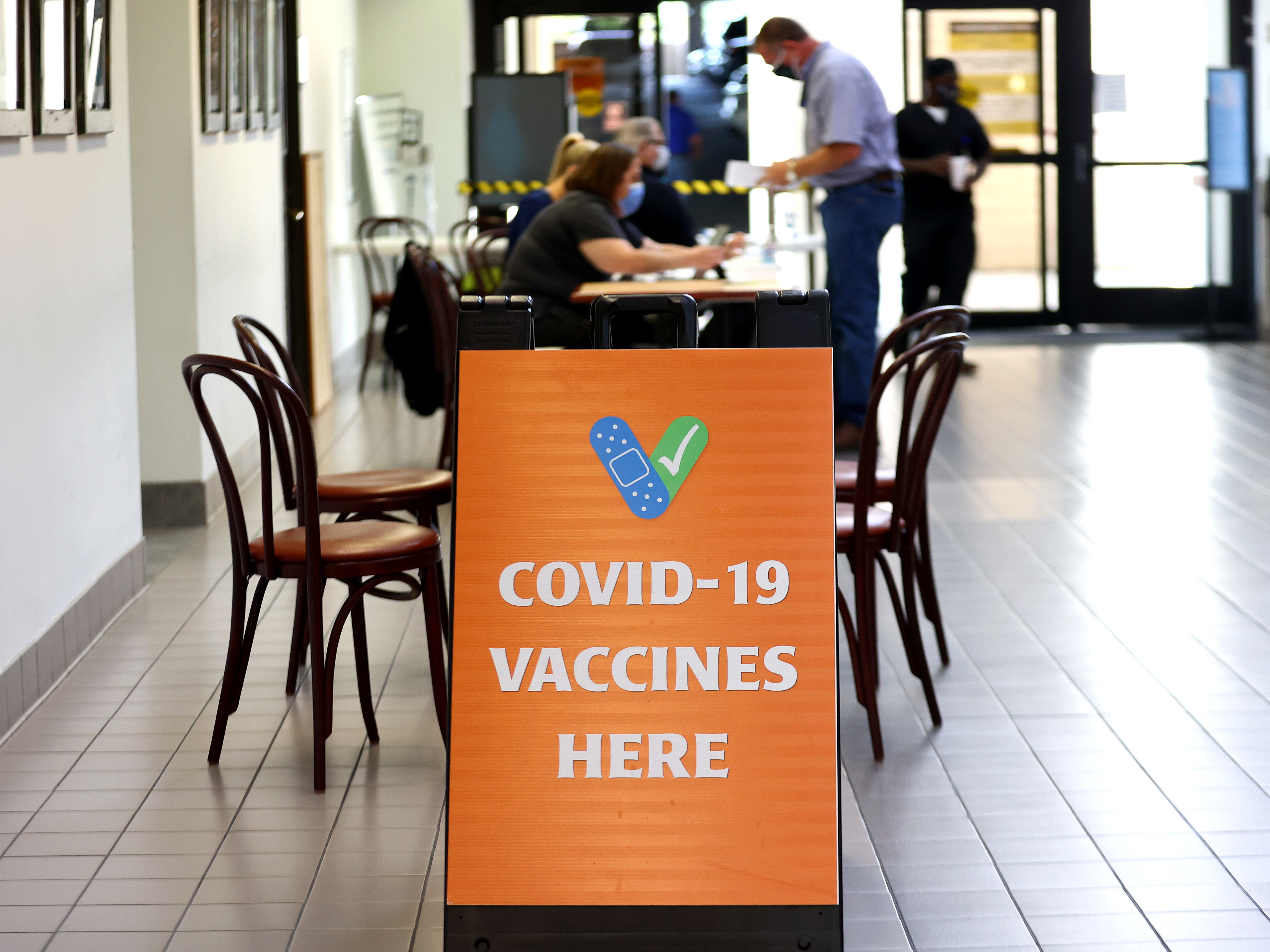 COVID-19 vaccines are offered at Lake Charles Memorial Hospital on August 10, 2021 in Lake Charles, La. President Biden has ordered 80 million workers in the U.S. to get vaccinated or undergo regular testing. (Getty Images)