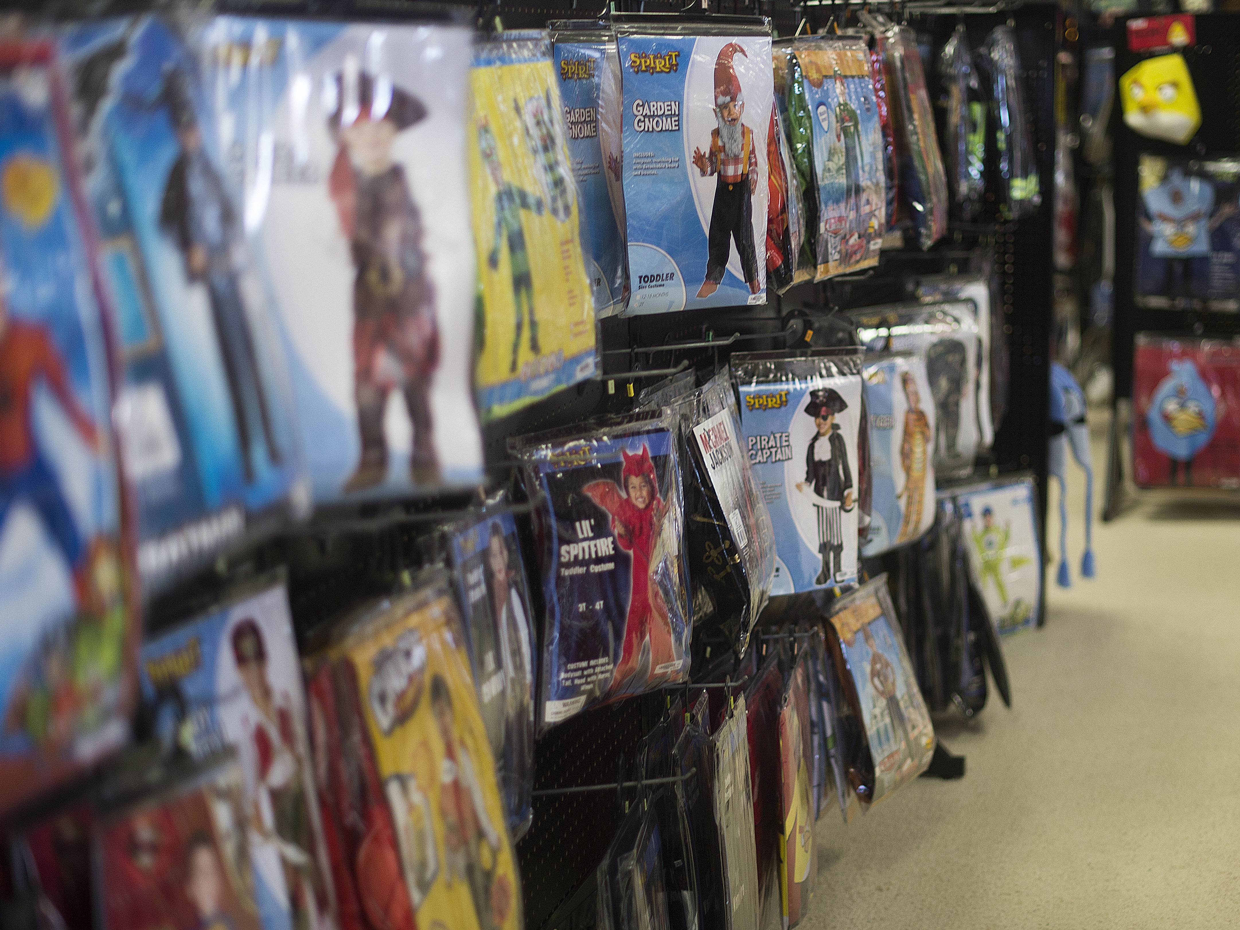 How Spirit Halloween takes over retail space this time of year - Vimarsana News