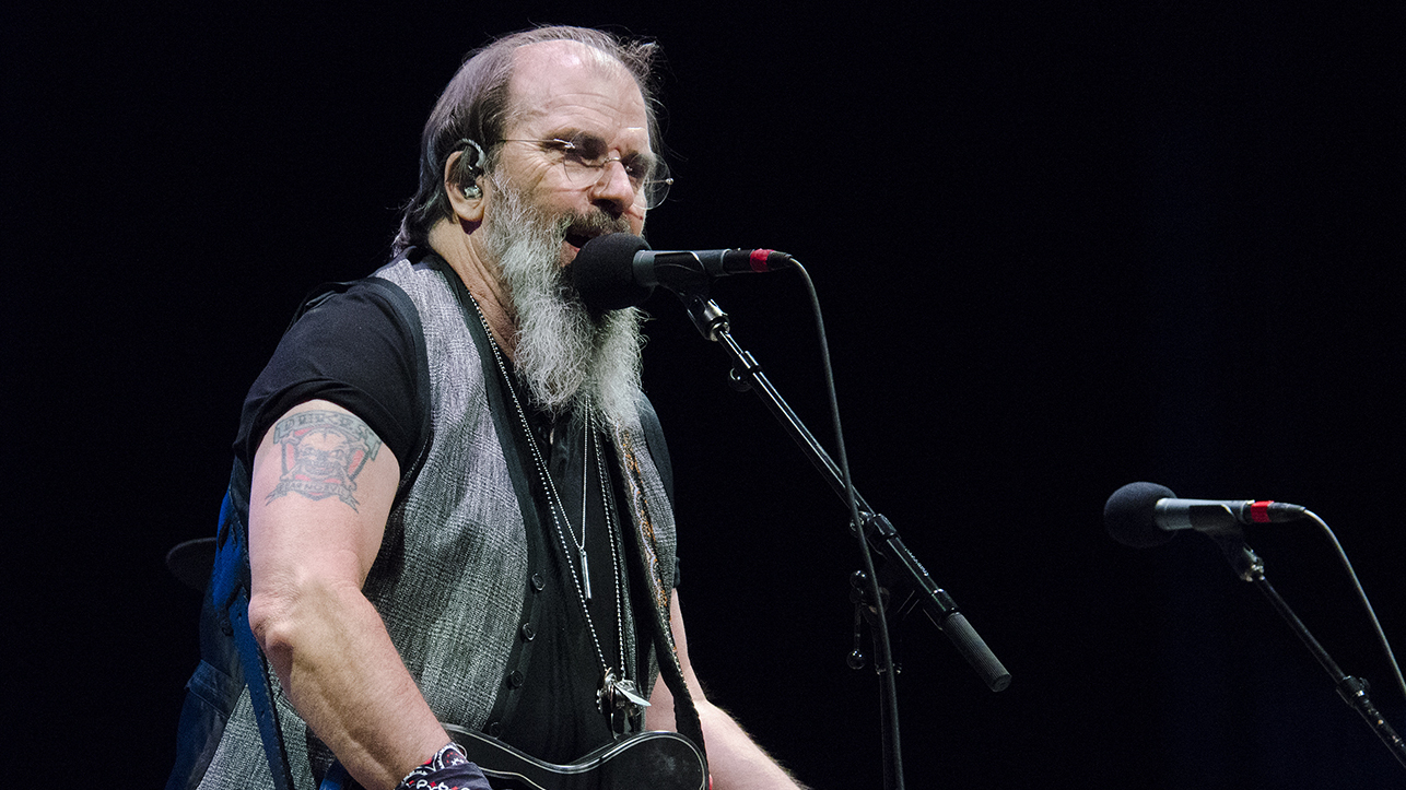 Hear Steve Earle & The Dukes Play On Mountain Stage : NPR