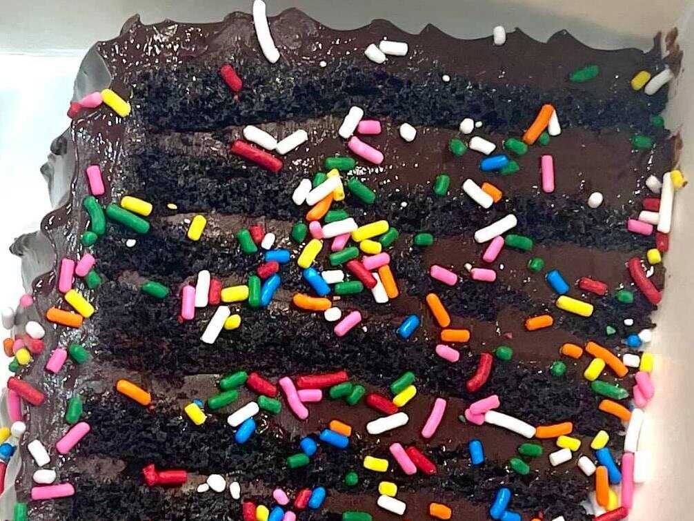 Illegal sprinkles force British bakery to shelve popular cookies 