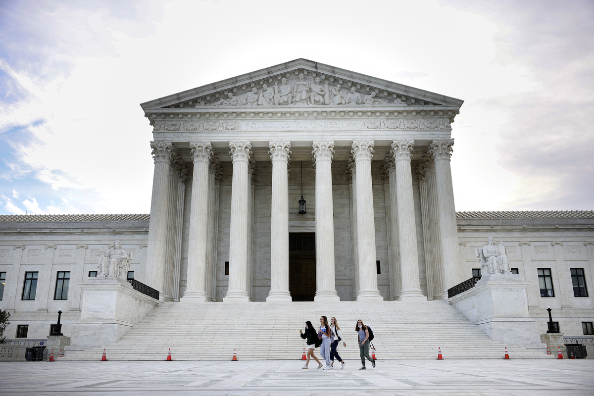 Supreme Court backs controversial defense for police in excessive force