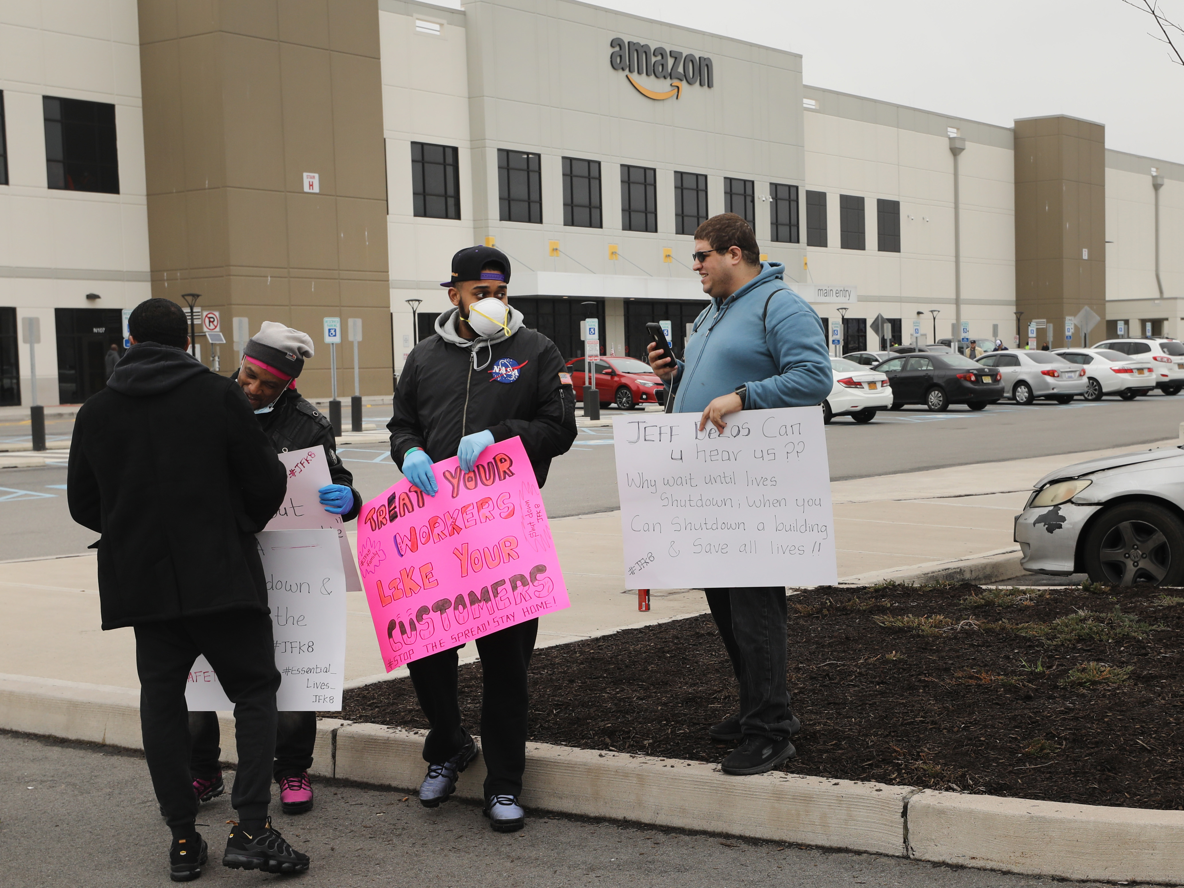 Amazon workers hold a walkout over conditions at a Staten Island warehouse in March 2020. (Getty Images)