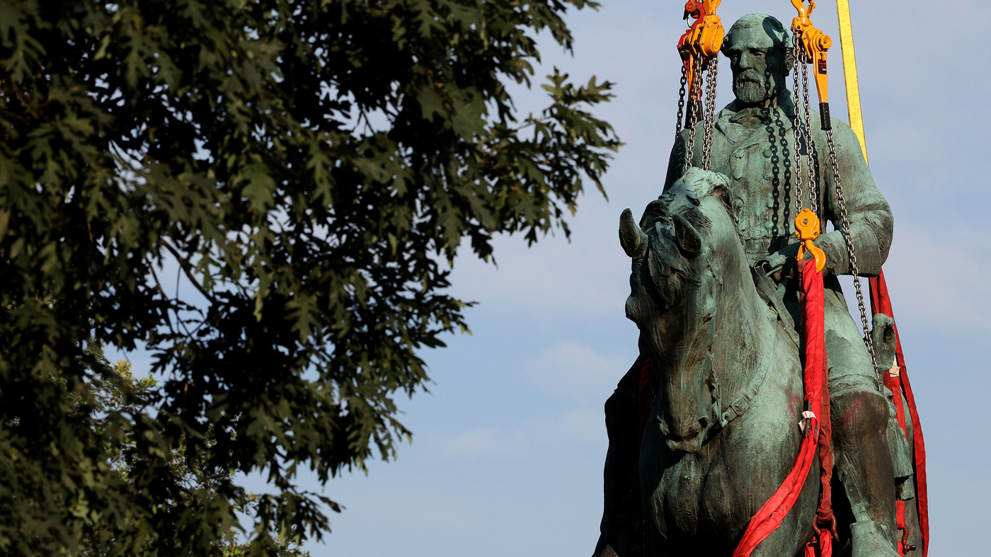 A Black museum asks to melt Charlottesville’s Robert E. Lee statue to create new art : NPR