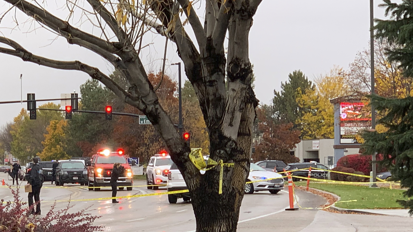 Shooting at shopping mall in Boise, Idaho, kills 2 people; suspect is