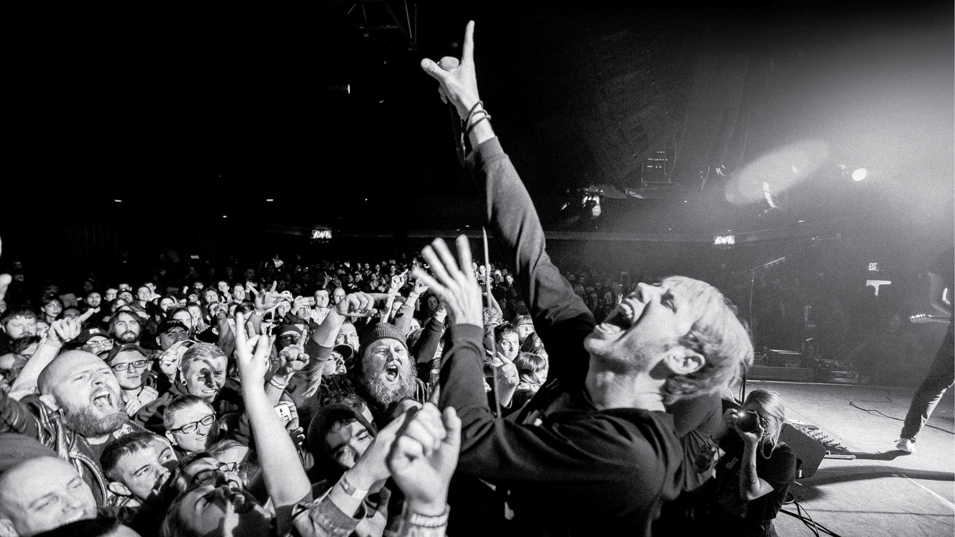 In 'Sellout,' Dan Ozzi traces the history of punk bands in the music industry : NPR - Vimarsana News
