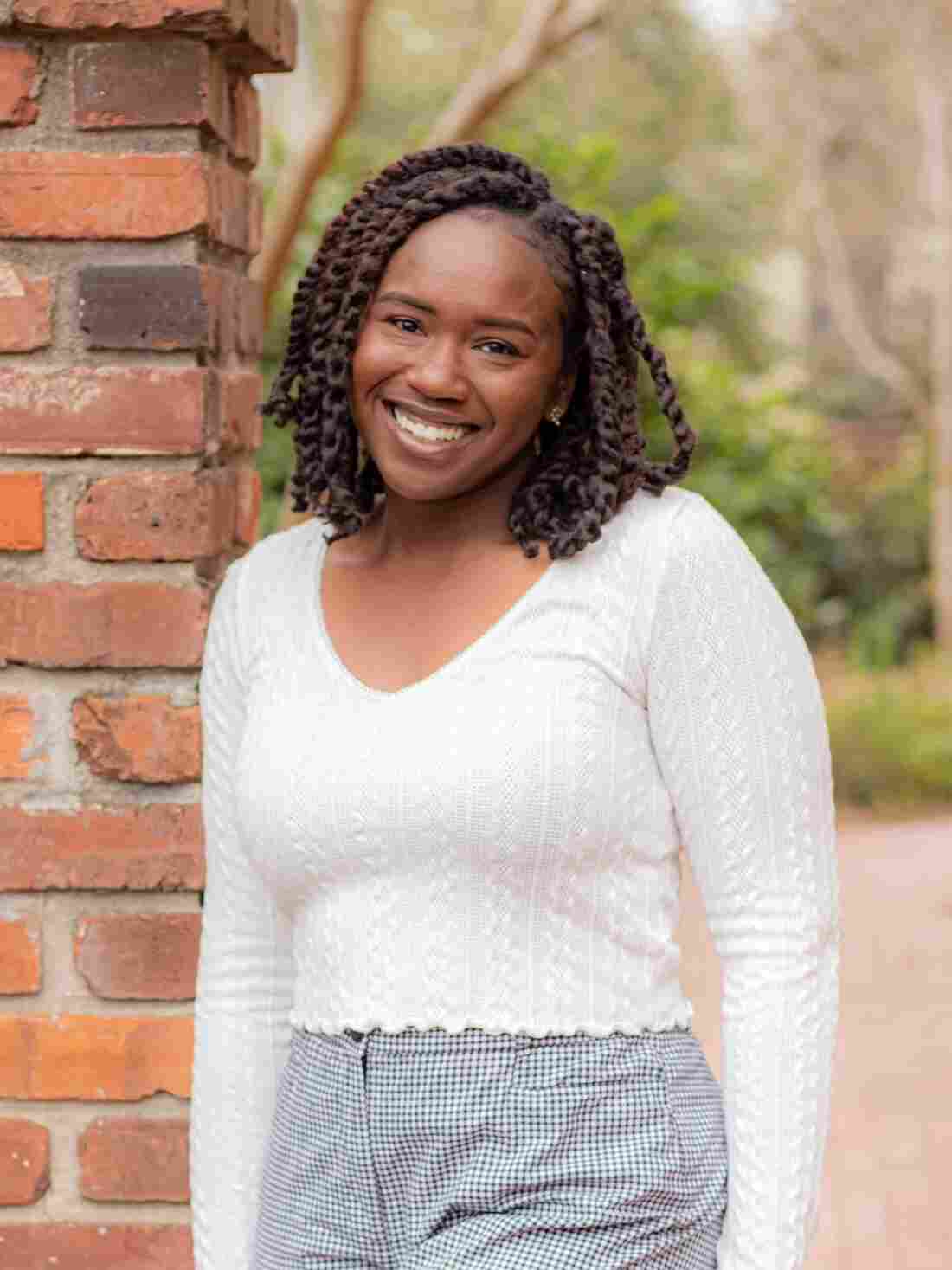 Taylor Jennings-Brown headshot