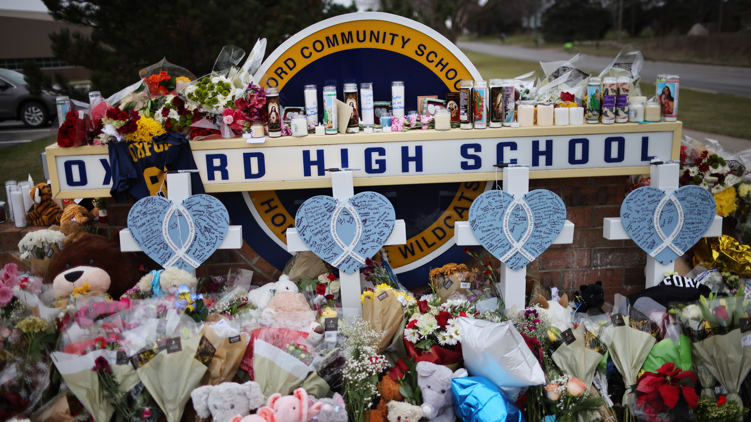 Parents of Michigan school shooting suspect are charged with involuntary manslaughter