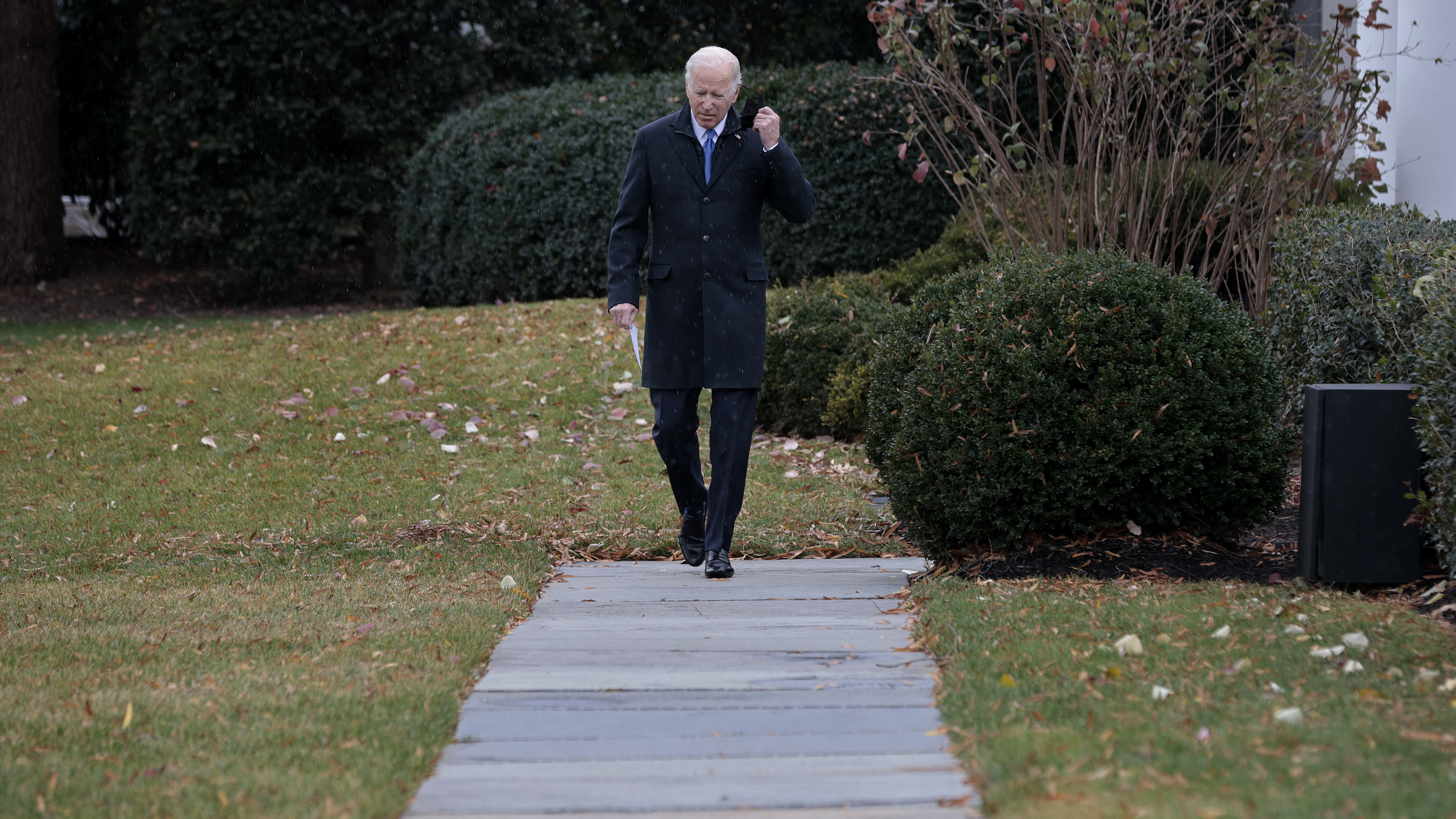 A new poll finds major warning signs for Biden and fellow Democrats
