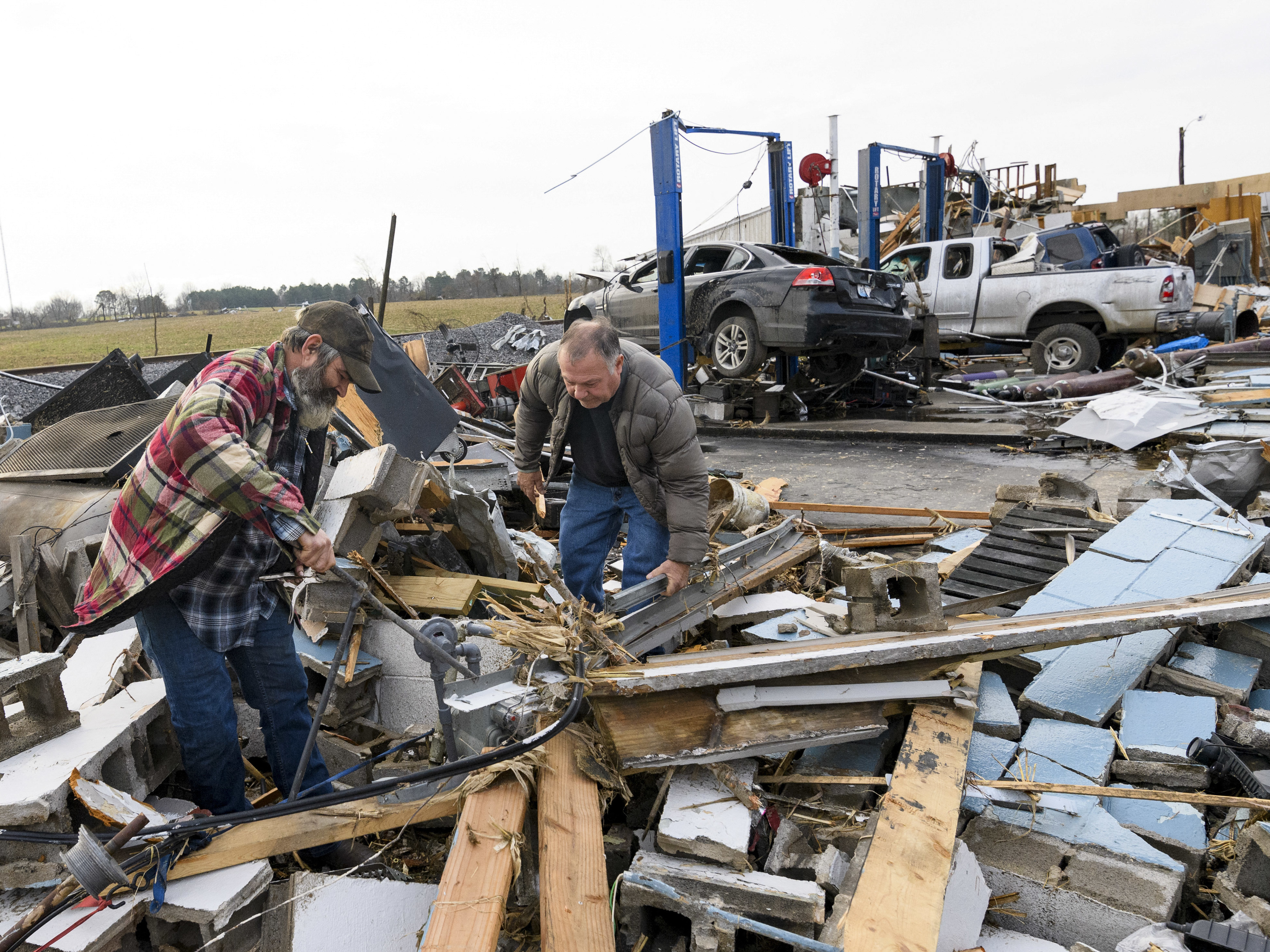 Scores dead as tornadoes hit Kentucky, Illinois, Missouri, Arkansas,  Tennessee : NPR