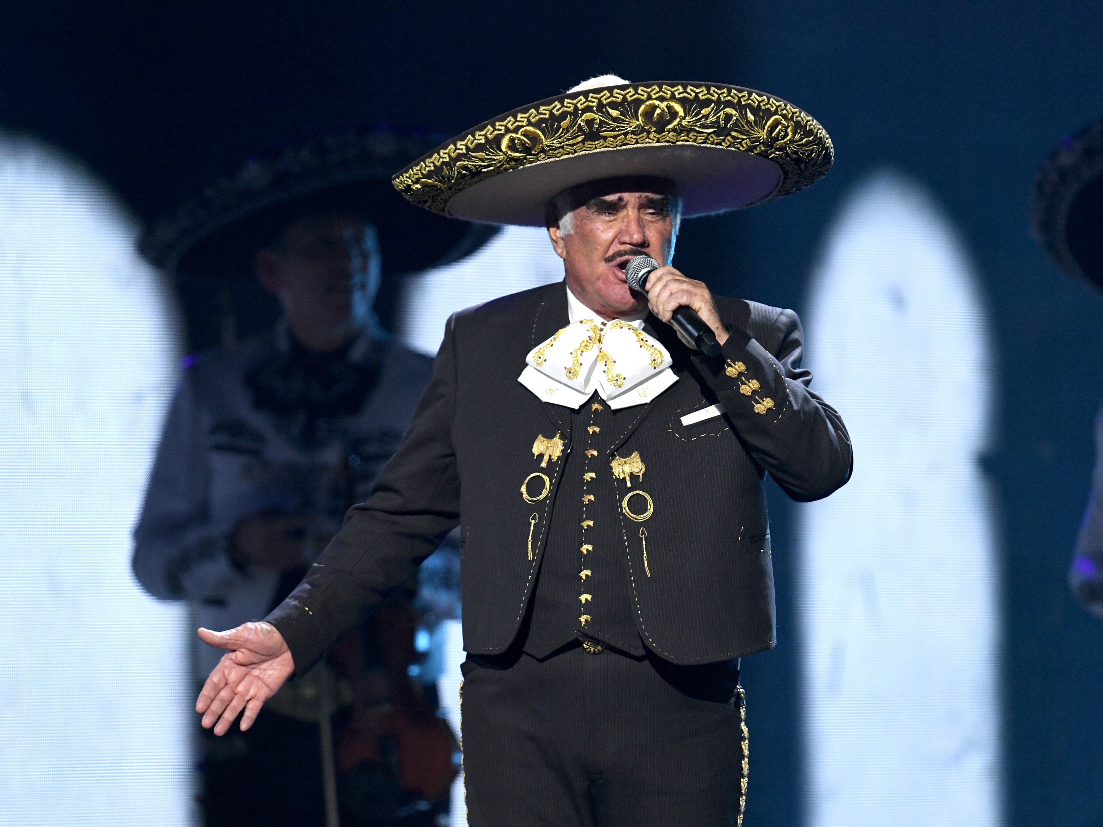 Vicente Fernández has died at 81 : NPR