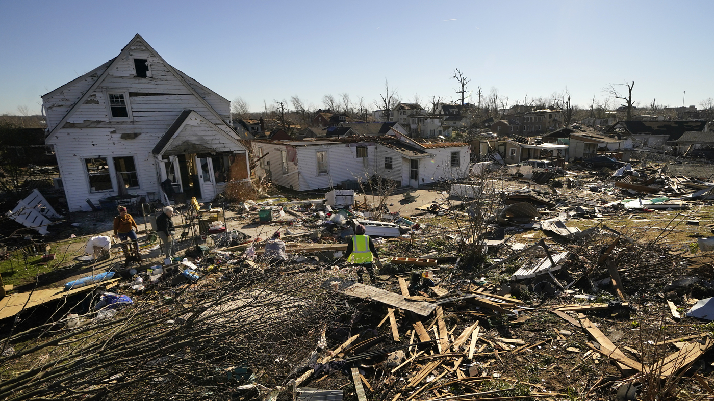 Photos: Scenes from the deadly tornadoes in the South and Midwest : The ...