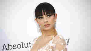 'SNL' ditches audience, Charli XCX pulls out as omicron spreads