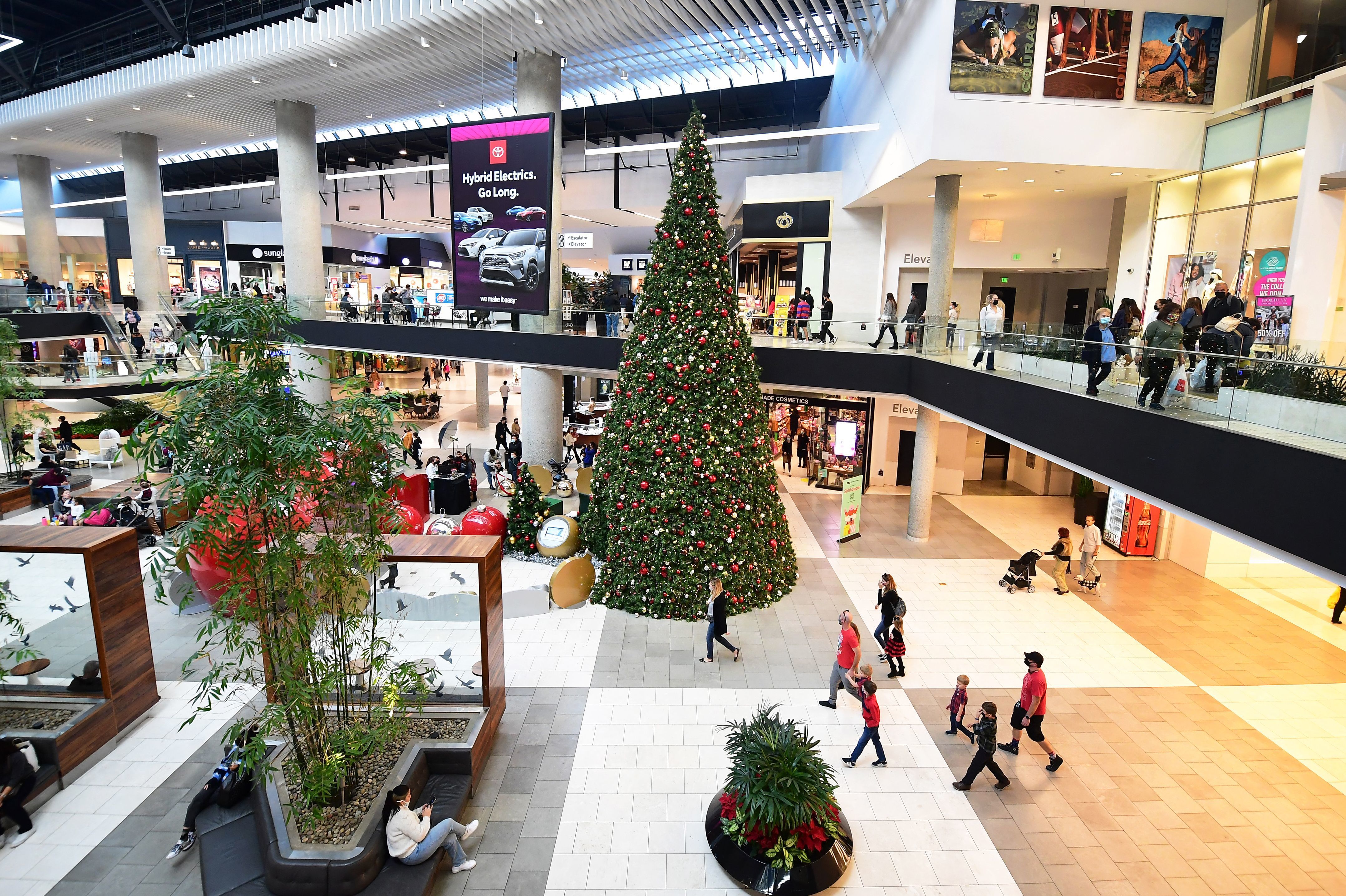 Jcp Holiday Christmas Hours 2022 Here's What's Open On Christmas 2021 : Npr