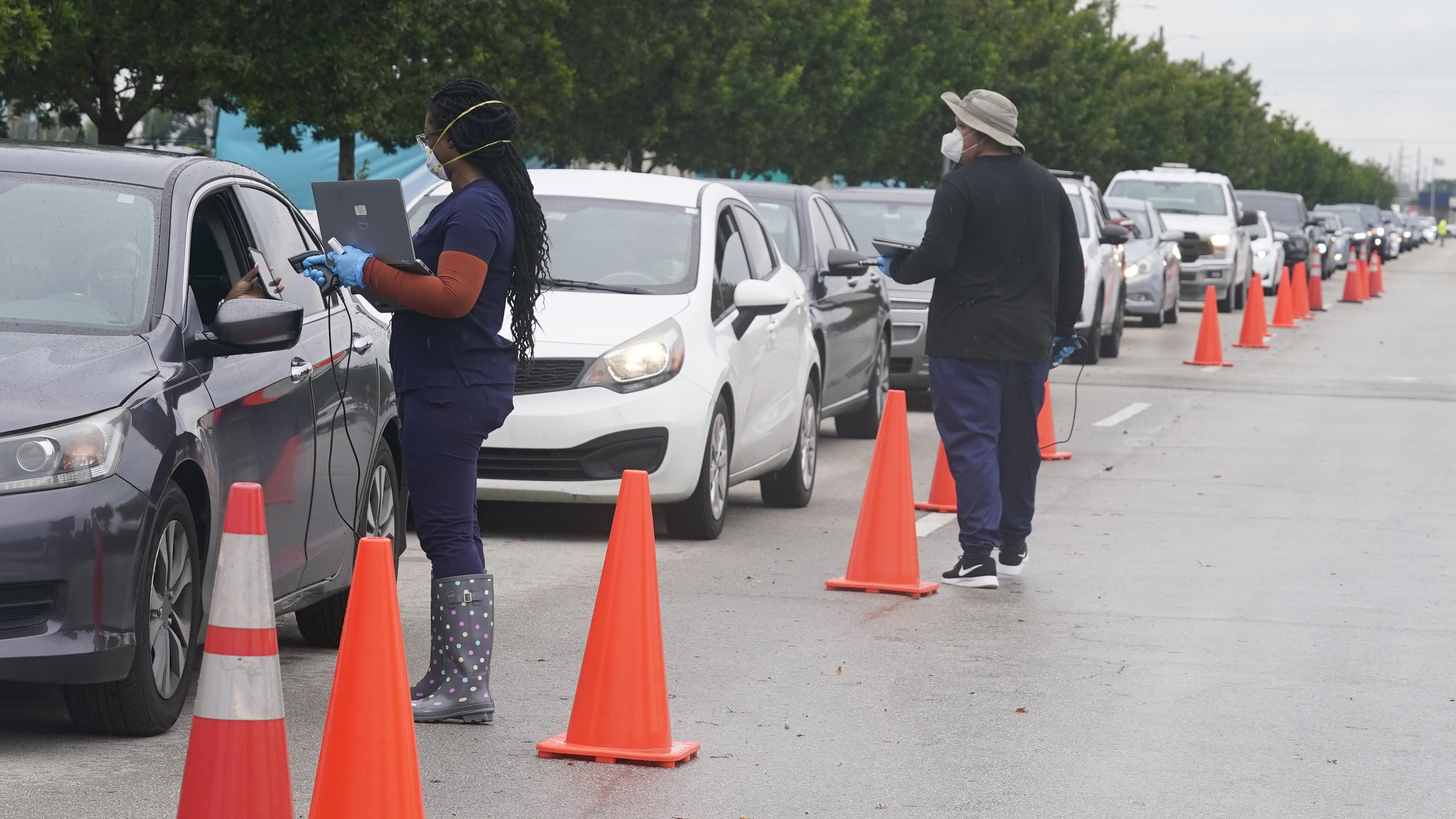 COVID-19-uitbraak treft 3 cruiseschepen terwijl Florida statusrecord verbreekt: Coronavirus-updates: NPR