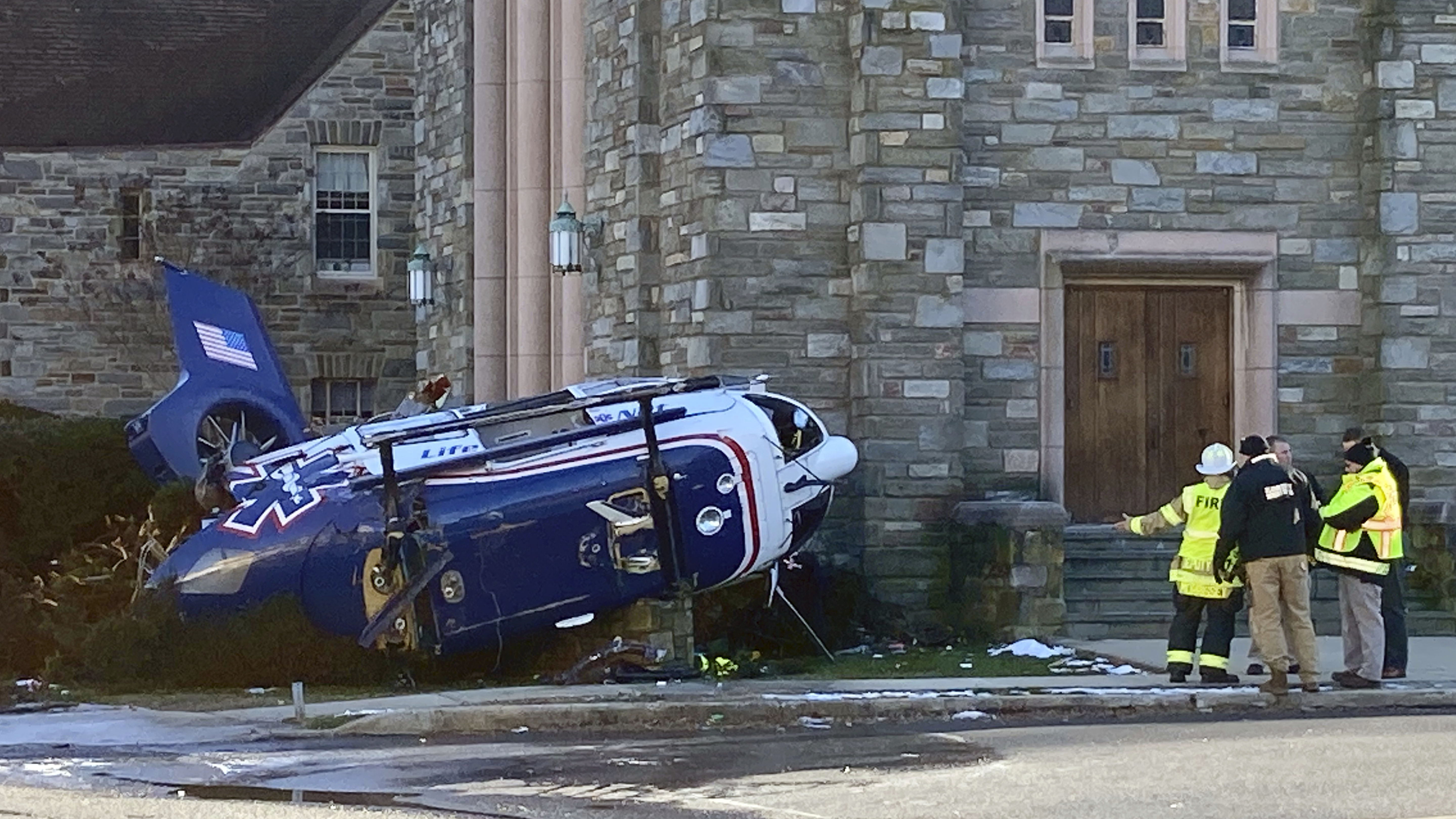 A medical helicopter crashed near a church; all 4 aboard survived : NPR - Vimarsana News