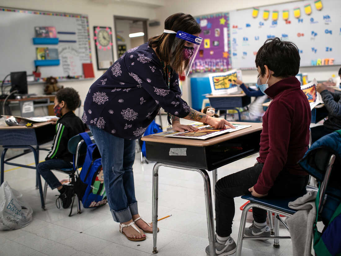 Teacher's video advice to wear long johns goes viral in wintry