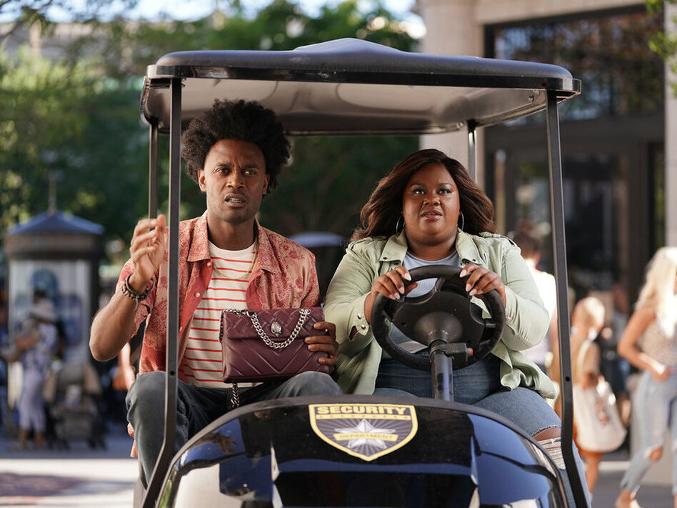 Echo Kellum as Noah and Nicole Byer as Nicky in Grand Crew.