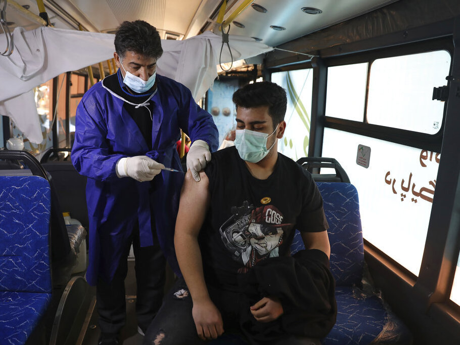 Iran is undergoing a mass vaccination campaign as omicron looms - Vimarsana News