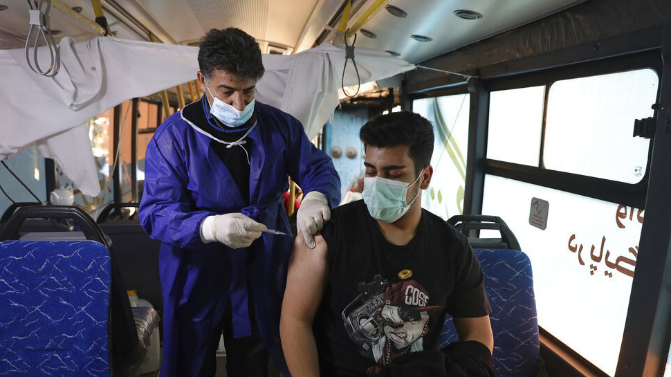Iran is undergoing a mass vaccination campaign as omicron looms - Vimarsana News