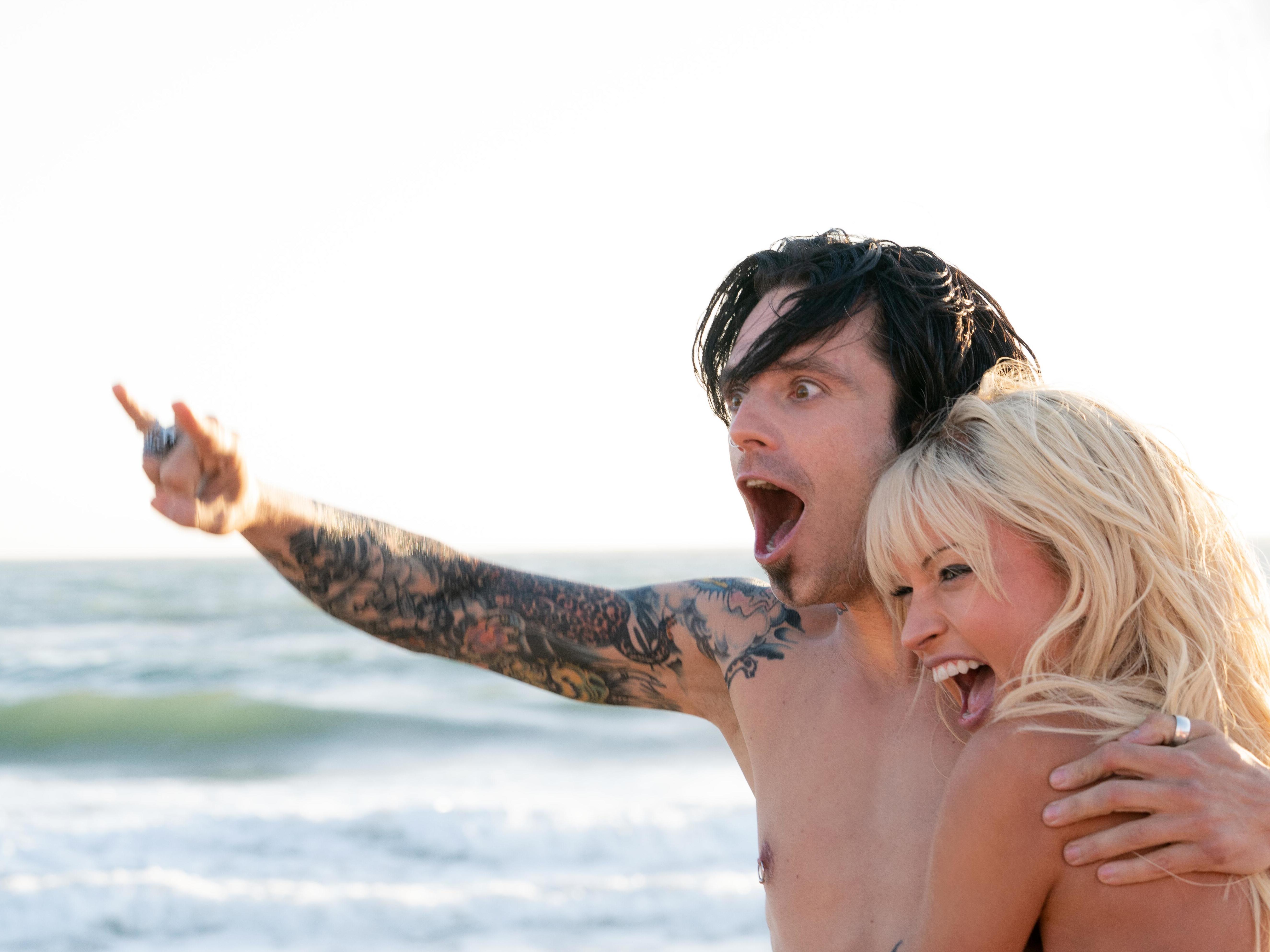 5300px x 3975px - Pam & Tommy' looks back on Pamela Anderson and Tommy Lee's sex tape : NPR