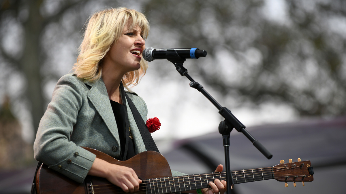 'Hadestown' creator Anaïs Mitchell's new solo album reaches forward in
