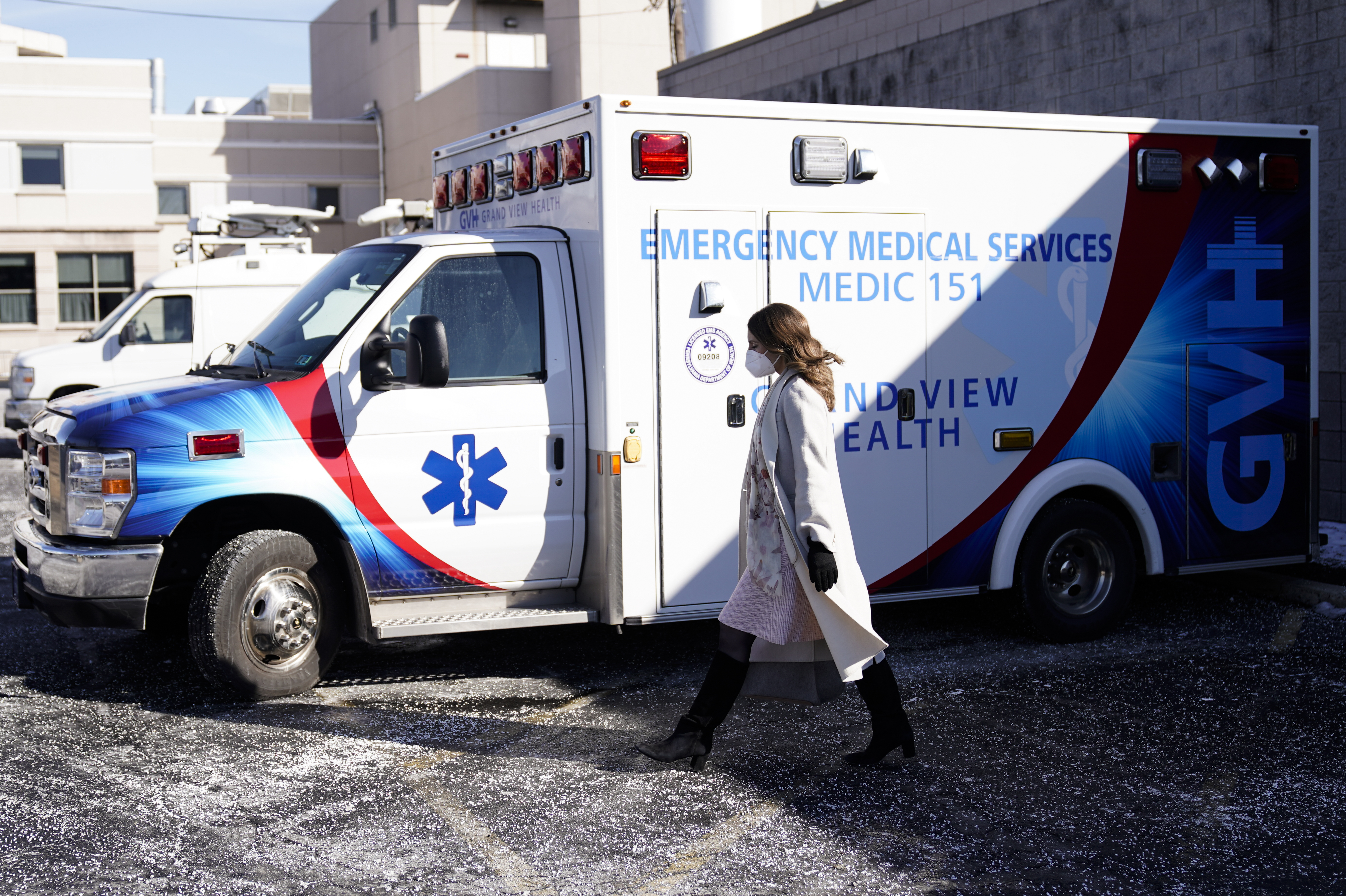 900,000 Americans have died of COVID in 2 years of the global pandemic 