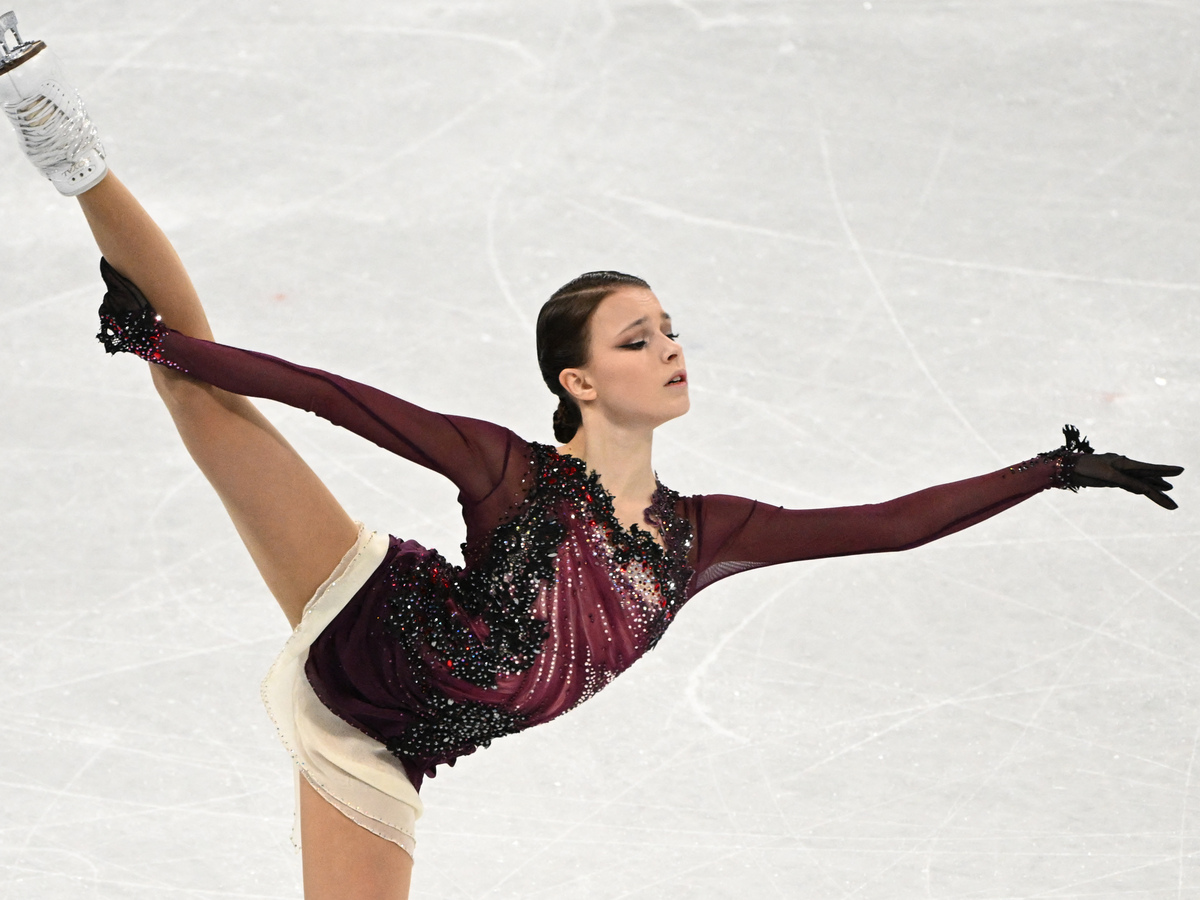 2 Russians medal at the Olympic figure skating final, but not Kamila