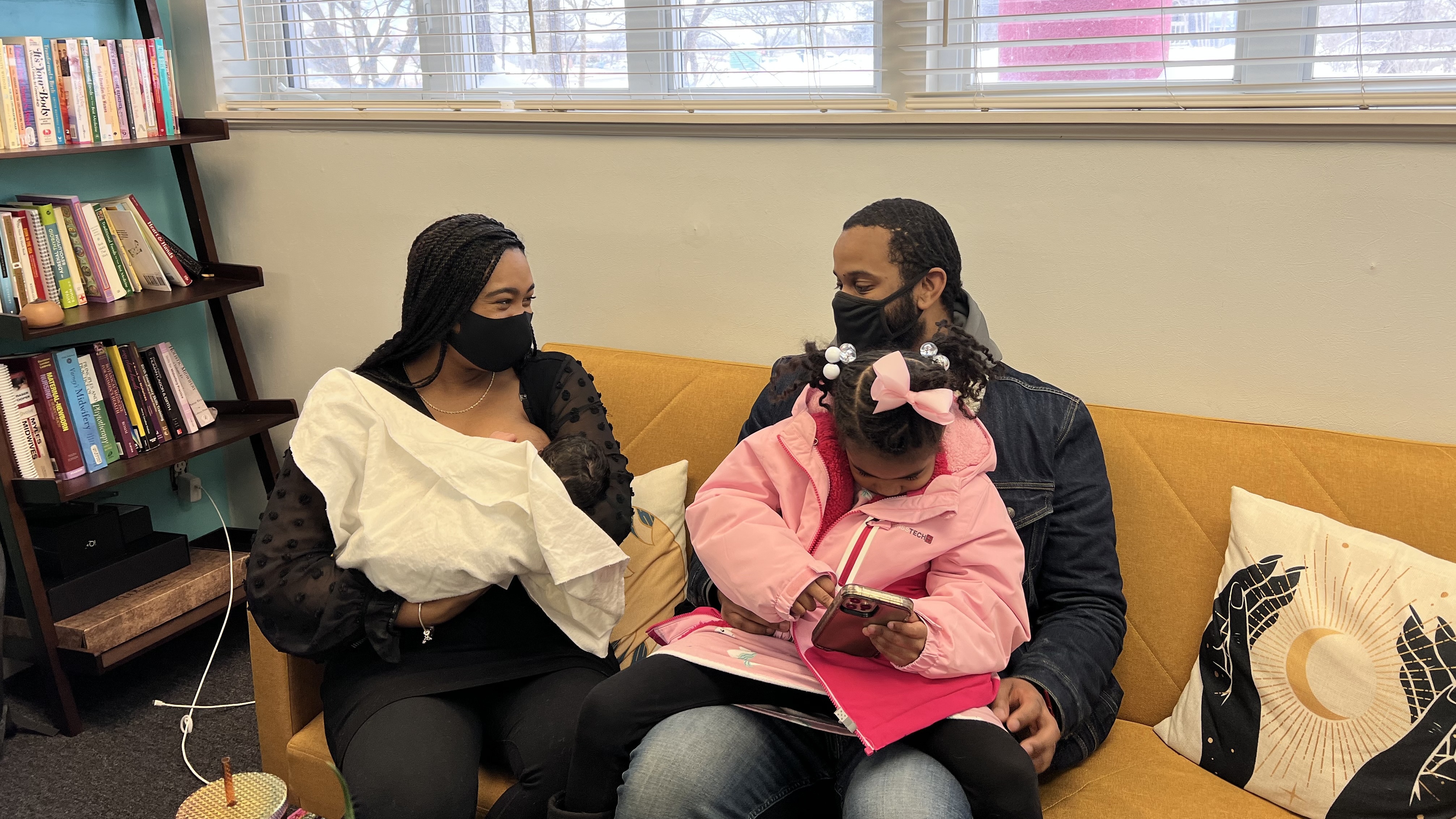 Doulas are assisting Black mothers with their births. : NPR - Vimarsana News