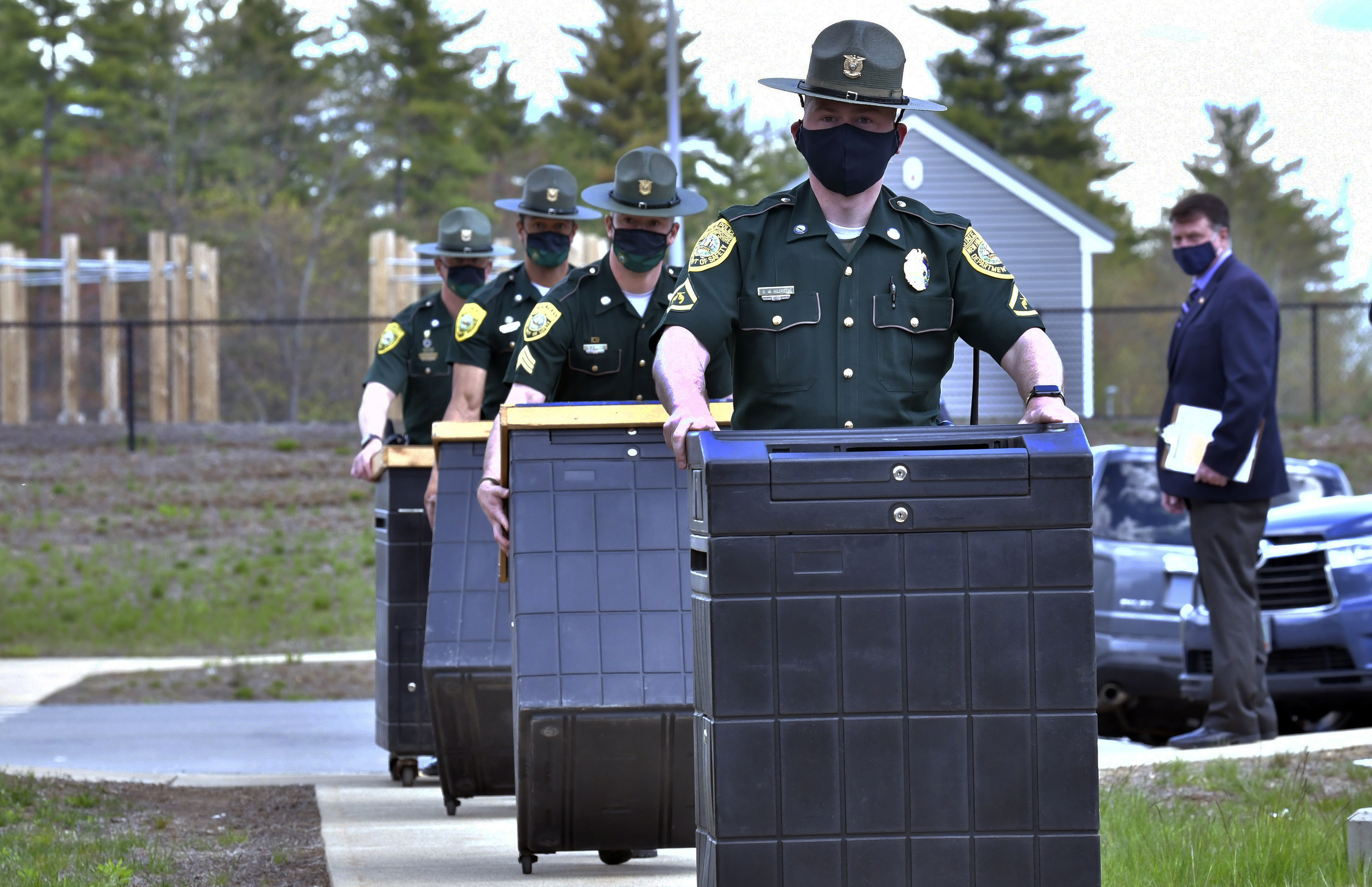 As misinformation swirls, many N.H. towns will vote on ballot counting machines - Vimarsana News