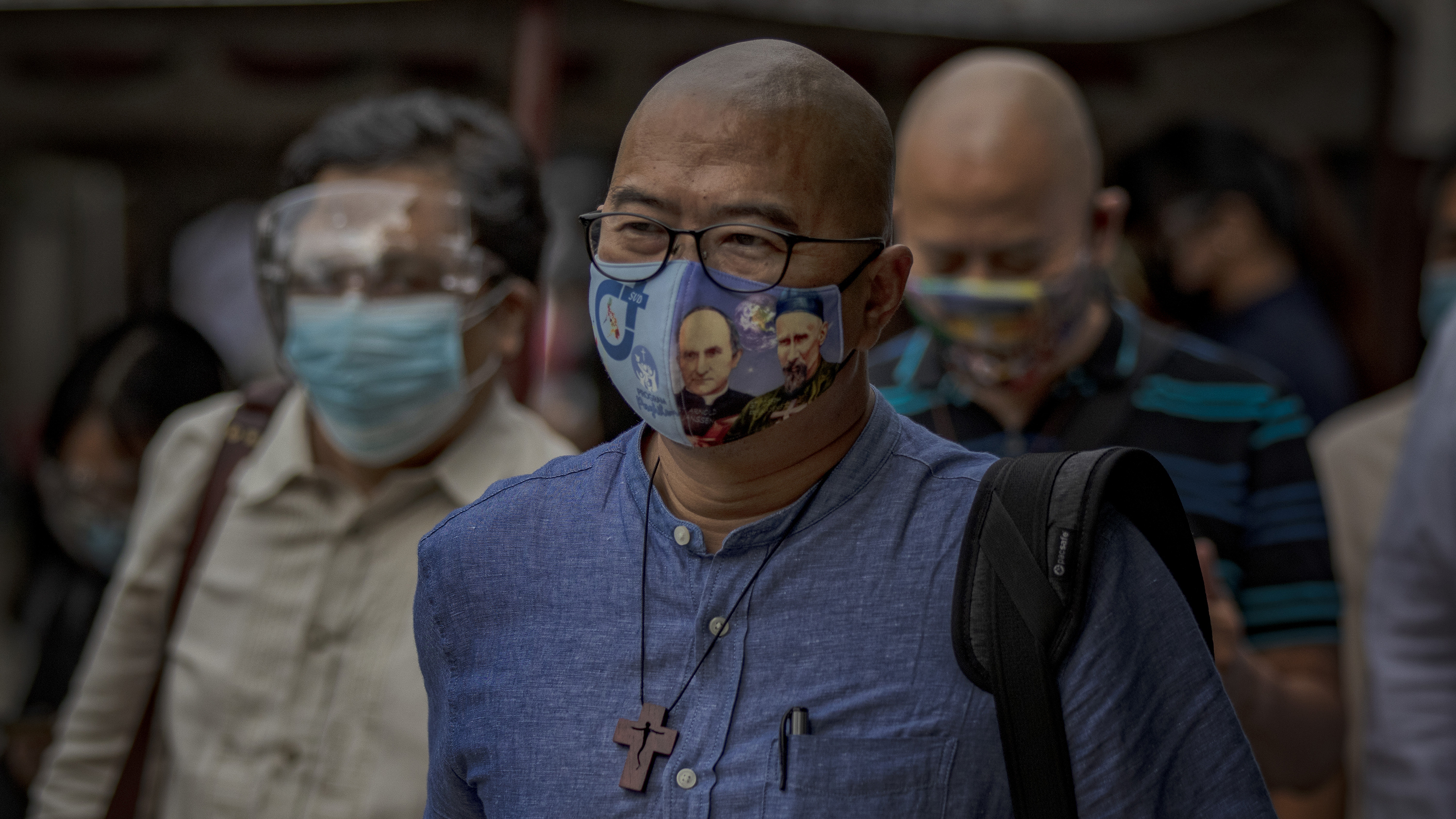 A priest is helping Philippine families cremate and honor drug war victims at no cost - Vimarsana News
