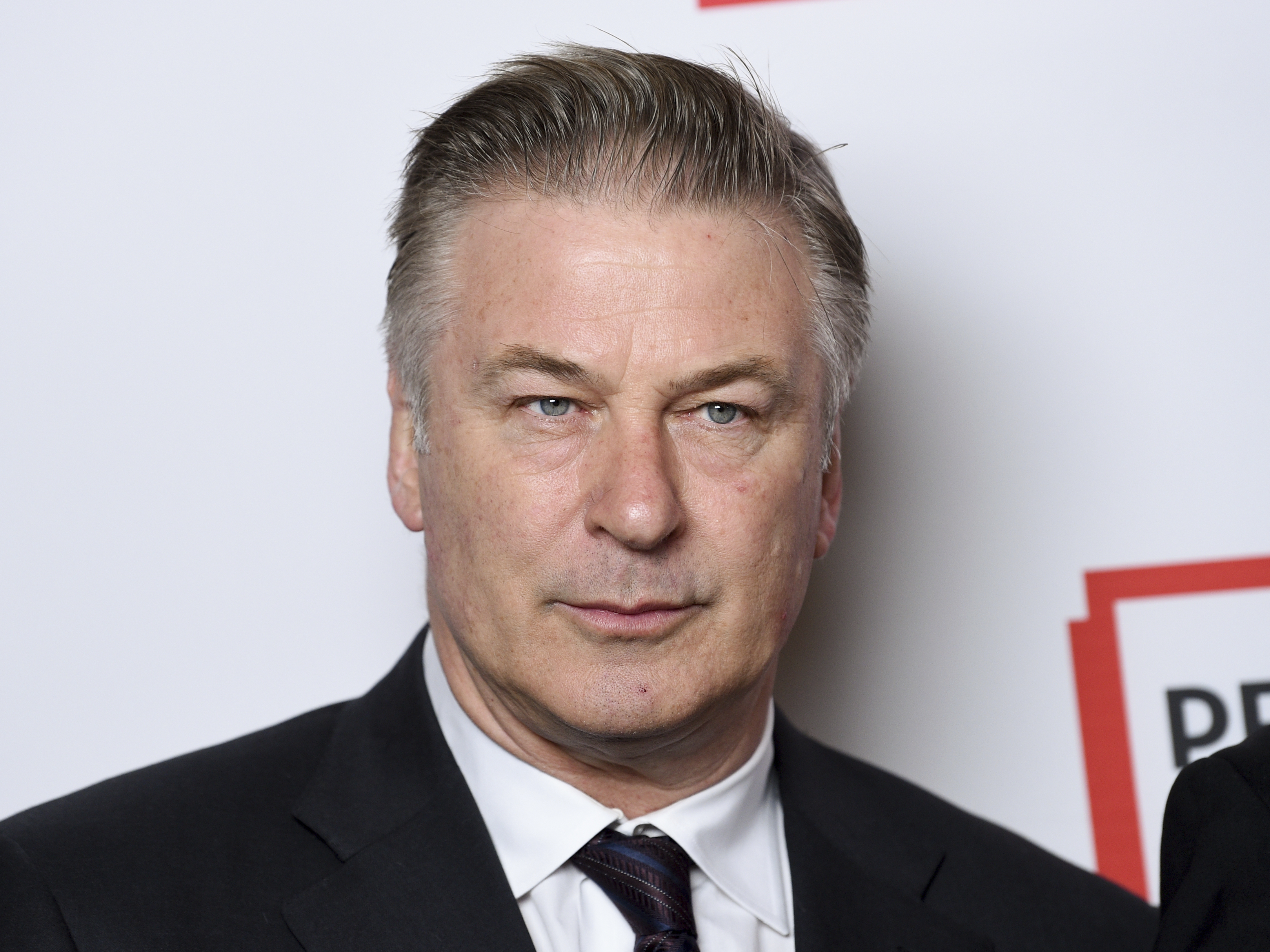 Alec Baldwin argues he has no liability for death of Halyna Hutchins : NPR
