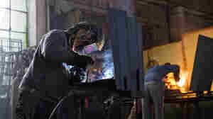 In Ukraine, volunteers are making body armor from old cars