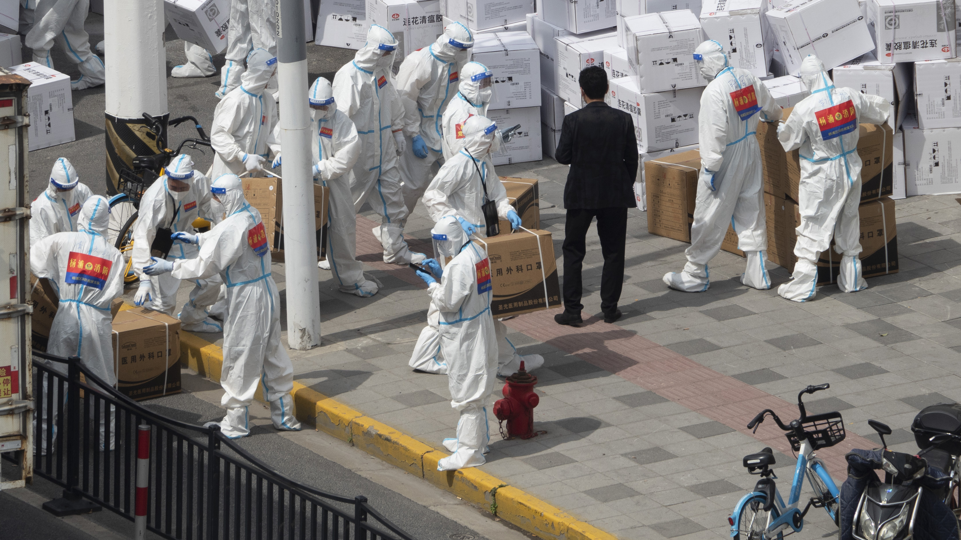 U.S. orders consular staff to leave Shanghai amid COVID surge